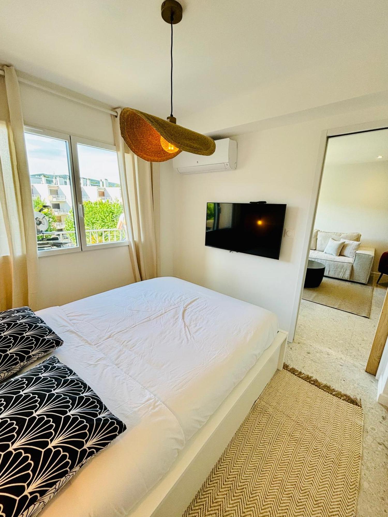 Appartement 5*, Vue Mer Et Acces Plage Cavalaire-sur-Mer Kültér fotó